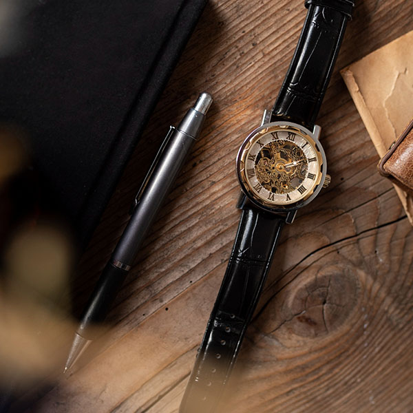 LuxeTime Minimalist Watch